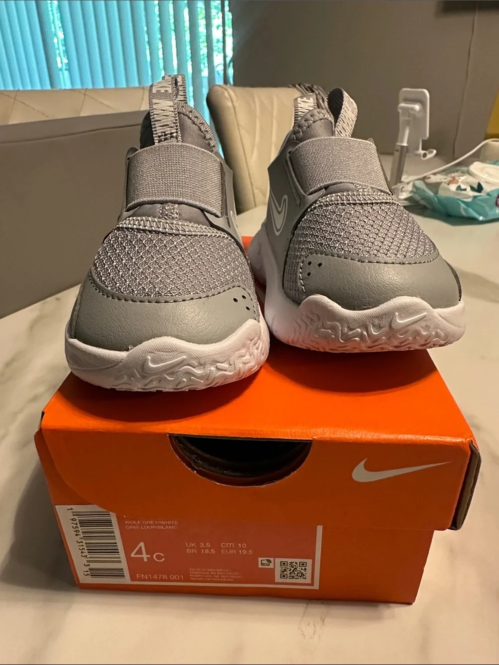 Nike easy slip